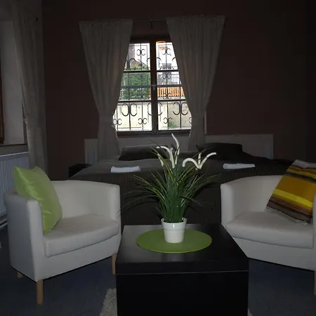 U Lva Hotell